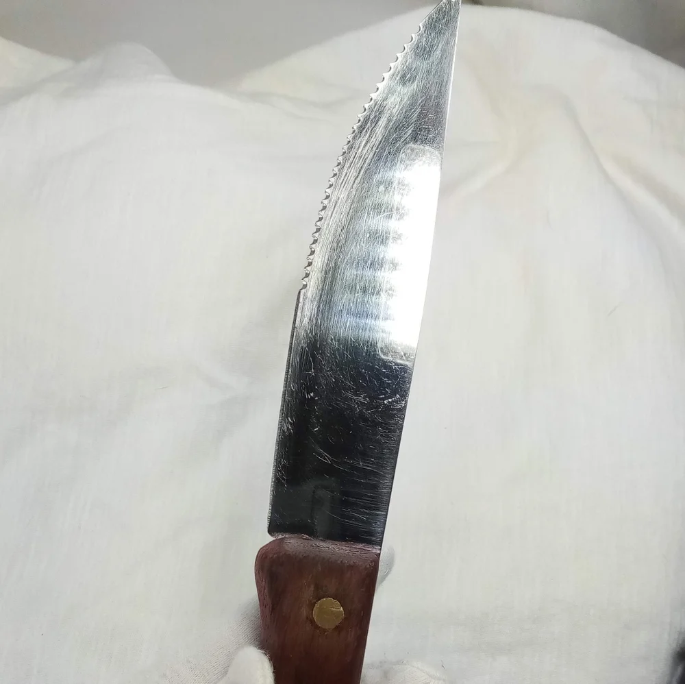 Walco Heavy Duty Stainless Serrated Hard Wood Handle 10